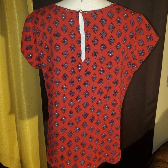Red Printed Woven Top - Picture 2 of 4